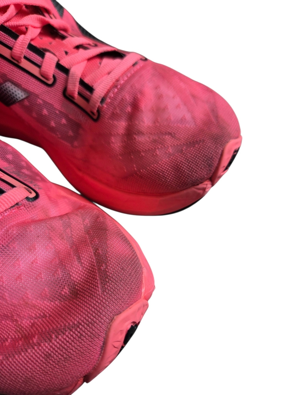 New Balance FuelCell Rebel v4 running shoes in the vibrant Ultra Pink 8.5 - Picture 4 of 9